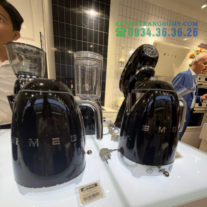 ẤM ĐUN NƯỚC THẬP NIÊN 50 MÀU ĐEN SMEG KLF03BLEU 535 43 670 - 11