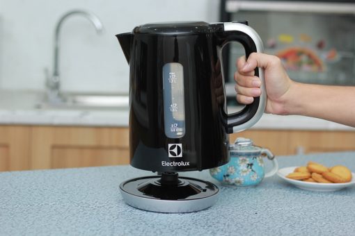 Bình đun nước siêu tốc Electrolux EEK3505 - 7