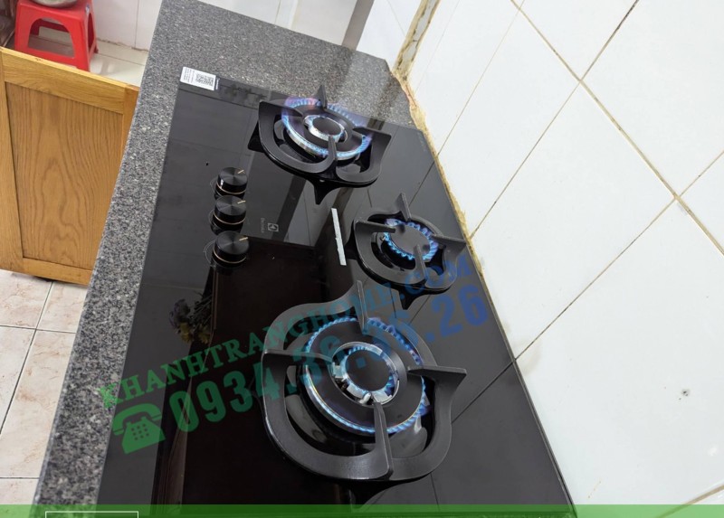 Bếp ga âm 80cm UltimateTaste 300 với 3 vùng nấu Electrolux EHG8321BC - 25