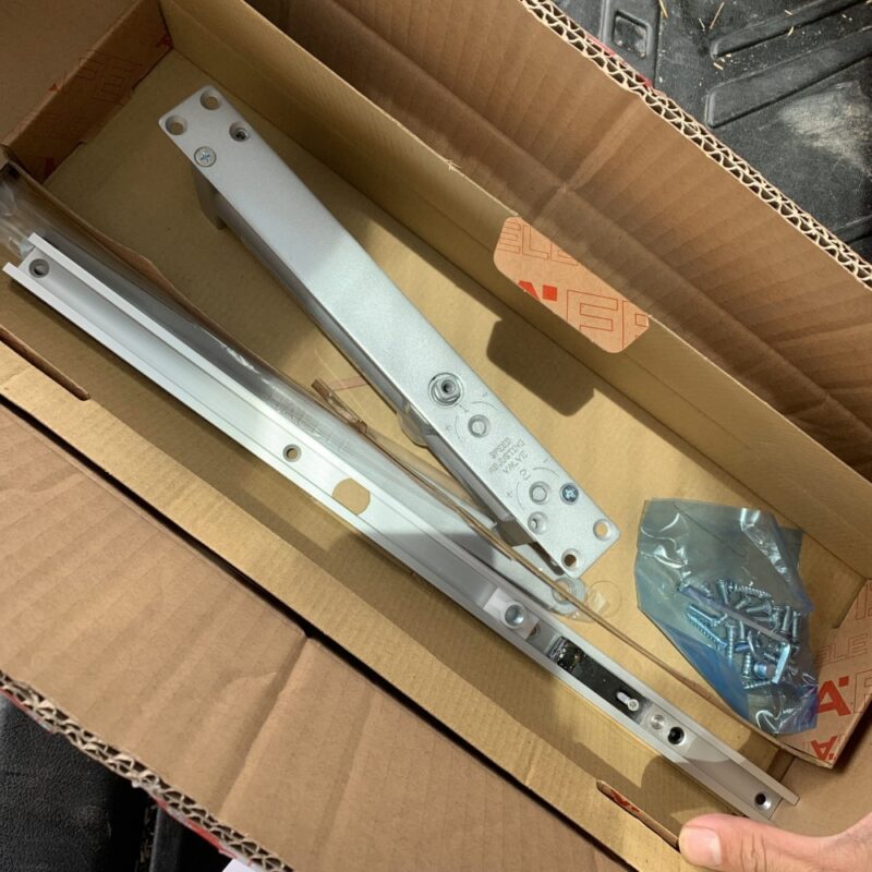 Thiết Bị Đóng Cửa Tự Động 60Kg DCL31 Hafele 931.84.019