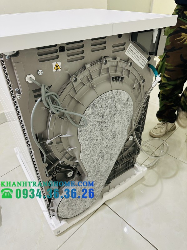 z5820179590968 c91204cd22a529be4823e000a2ac574e 1 - Máy sấy bơm nhiệt Heat Pump 9kg UltimateCare 900 EDH903R9WB Trắng