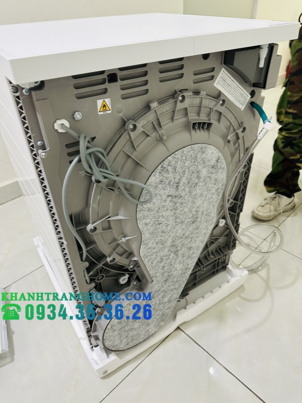 z5820179683682 8819055cb96765c4f9a06e7fea3ad2ea 1 - Máy sấy bơm nhiệt Heat Pump 9kg UltimateCare 900 EDH903R9WB Trắng