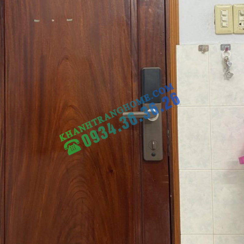 KHÓA CỬA VÂN TAY HUBERT HB CG59 AMBER GOLD - 33 KHÓA CỬA VÂN TAY HUBERT HB CG59 AMBER GOLD