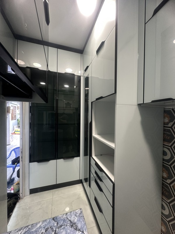 Những mẫu tủ bếp inox cánh kính đẹp năm 2024 - 16 Những mẫu tủ bếp inox cánh kính đẹp năm 2024 - 15