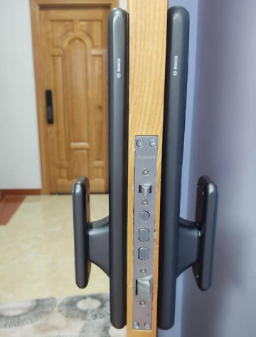 Khóa vân tay Bosch EL600 EU BLACK