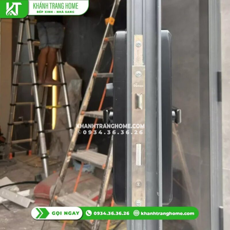 Khóa cửa nhôm DEMAX EL506 BL - 15 Khóa cửa nhôm DEMAX EL506 BL - 14