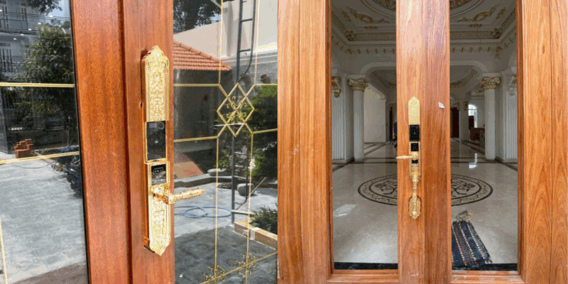 So sánh khóa đại sảnh Demax EL986 Gold và Kassler KL-566 Copper: đâu là lựa chọn cho cửa chính? - 4 So sánh khóa đại sảnh Demax EL986 Gold và Kassler KL-566 Copper